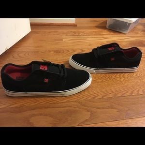 New DC men’s size 10.5 Bristol skateboard shoes!